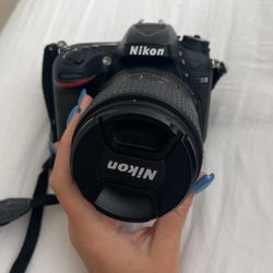Nikon body and lense 