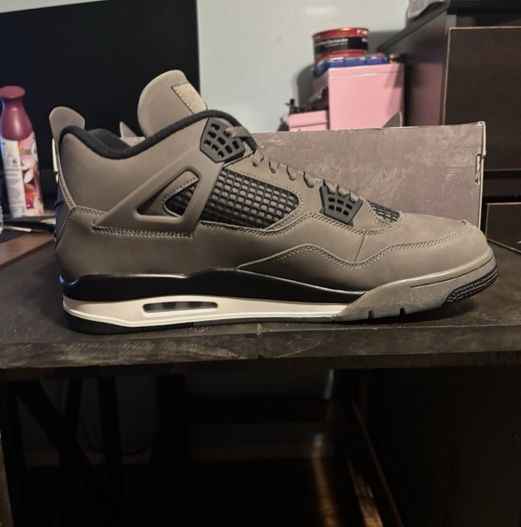 Cave Stone Jordan 4