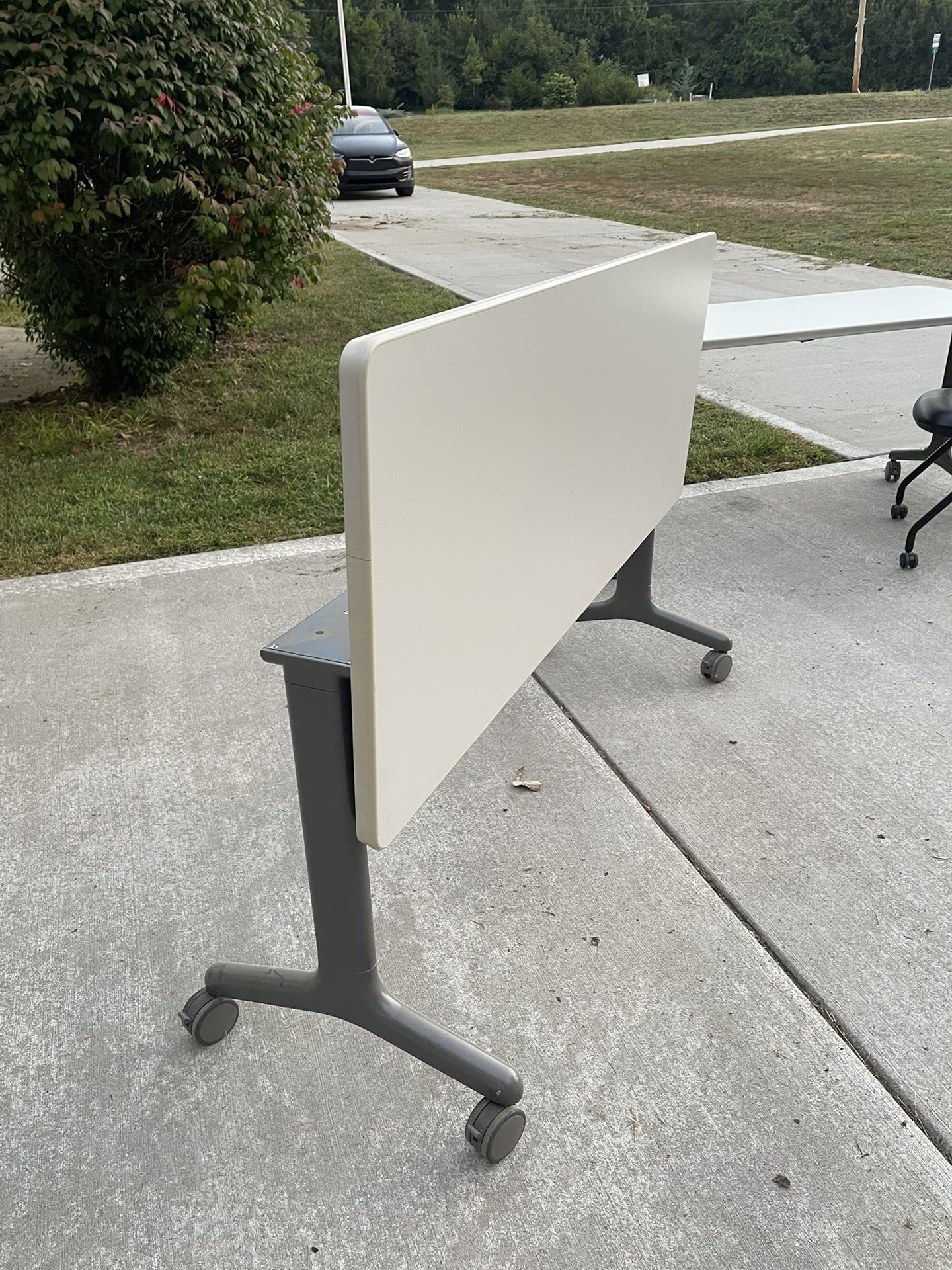 Foldable classroom Tables