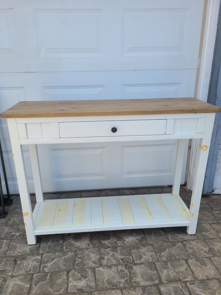 Farmhouse Furniture 