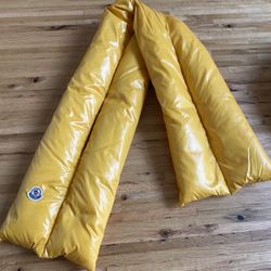 Moncler Down Scarf/wrap