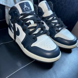 Jordan 1 Mid “Armory Navy”