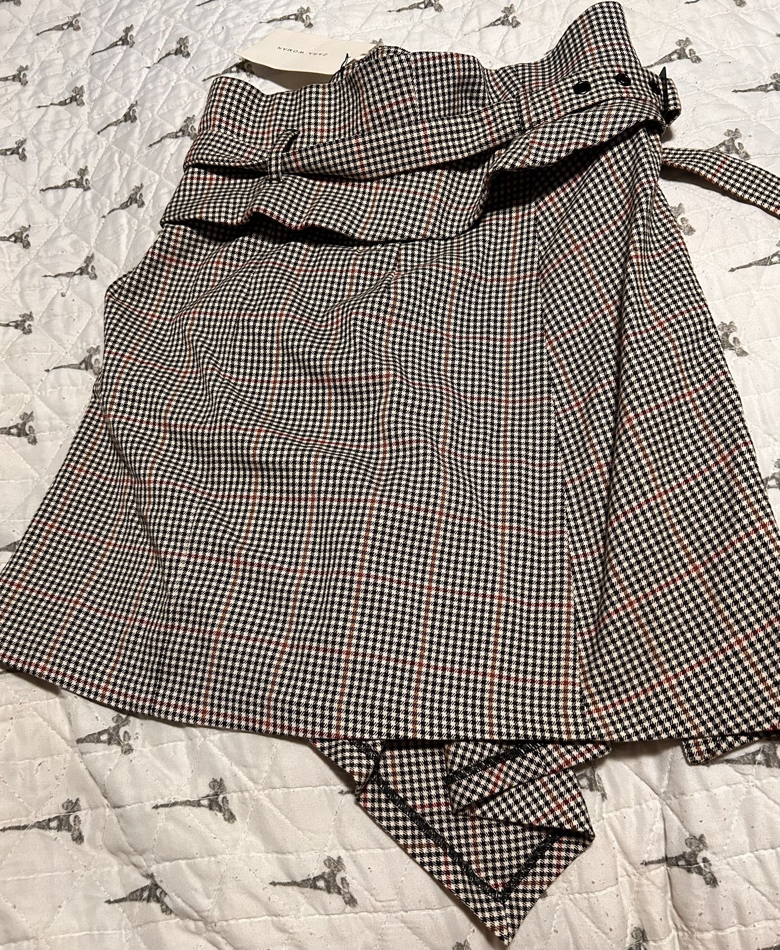 ZARA Size Small, XS Shorts/skirt 