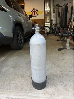 Steel SCUBA cylinder