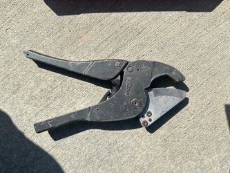 Pittsburgh Ratcheting PVC Pipe Cutter