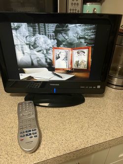 Toshiba 15LV505 15" 720p LCD HDTV with built-in DVD player with remote