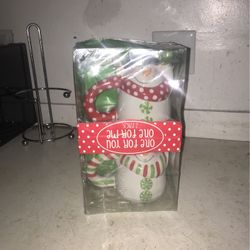 2 Pack Of Holiday Muggs