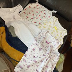 4 Tank Tops Size 6 Delivery Make An Offer 