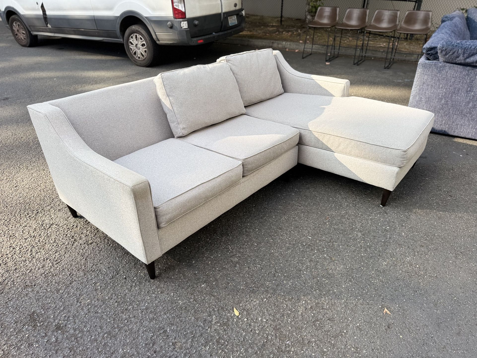 West Elm Sectional Couch Sofa (Free Delivery)🚚 