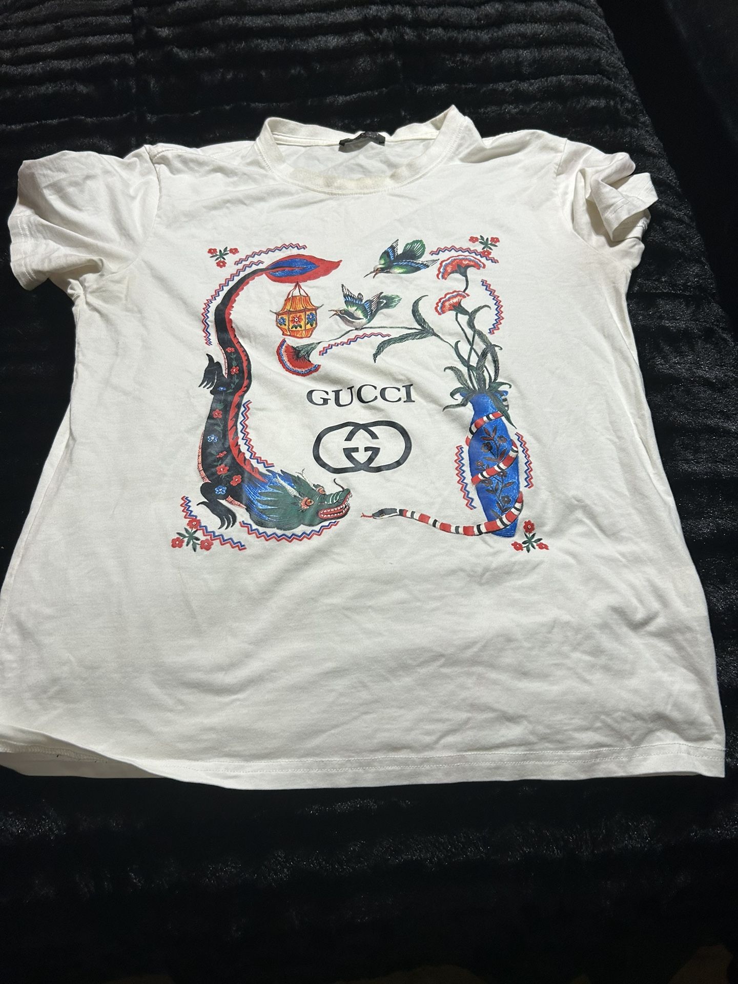 Gucci T-shirt Size Medium/large