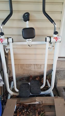 Fitness flyer exercise machine