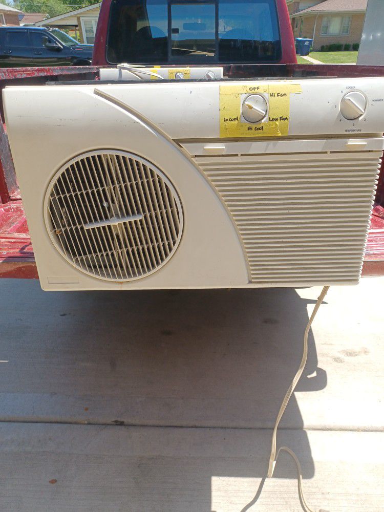 Feders Slide In Air Conditioner! 12000 Btu 220v!