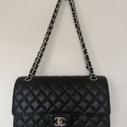 Chanel medium size, caviar leather