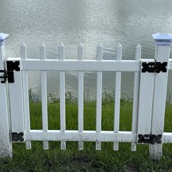 Vinyl Picket Fence Gate 