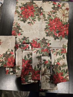 8 Fabric Holiday Christmas Poinsettia Napkins