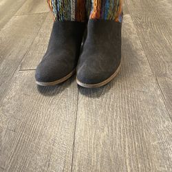 Adorable Boots- Size 9
