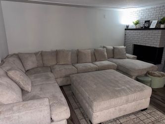 $600 OBO - XL Sectional & Ottoman