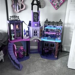 Monster high Haunted High School 