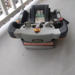 only the base is chicco