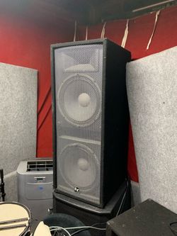 Active PA system B52 Matrix 2500 Subwoofer with 1600 watts with EV i25 Duel 15” Mains  DJ/Live