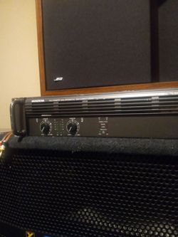 Mackie fr m1400i  and crest audio vs 1500 power amps  375 bucks cash