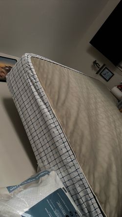 Queen size plush bed for free