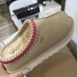 Ugg size 5 
