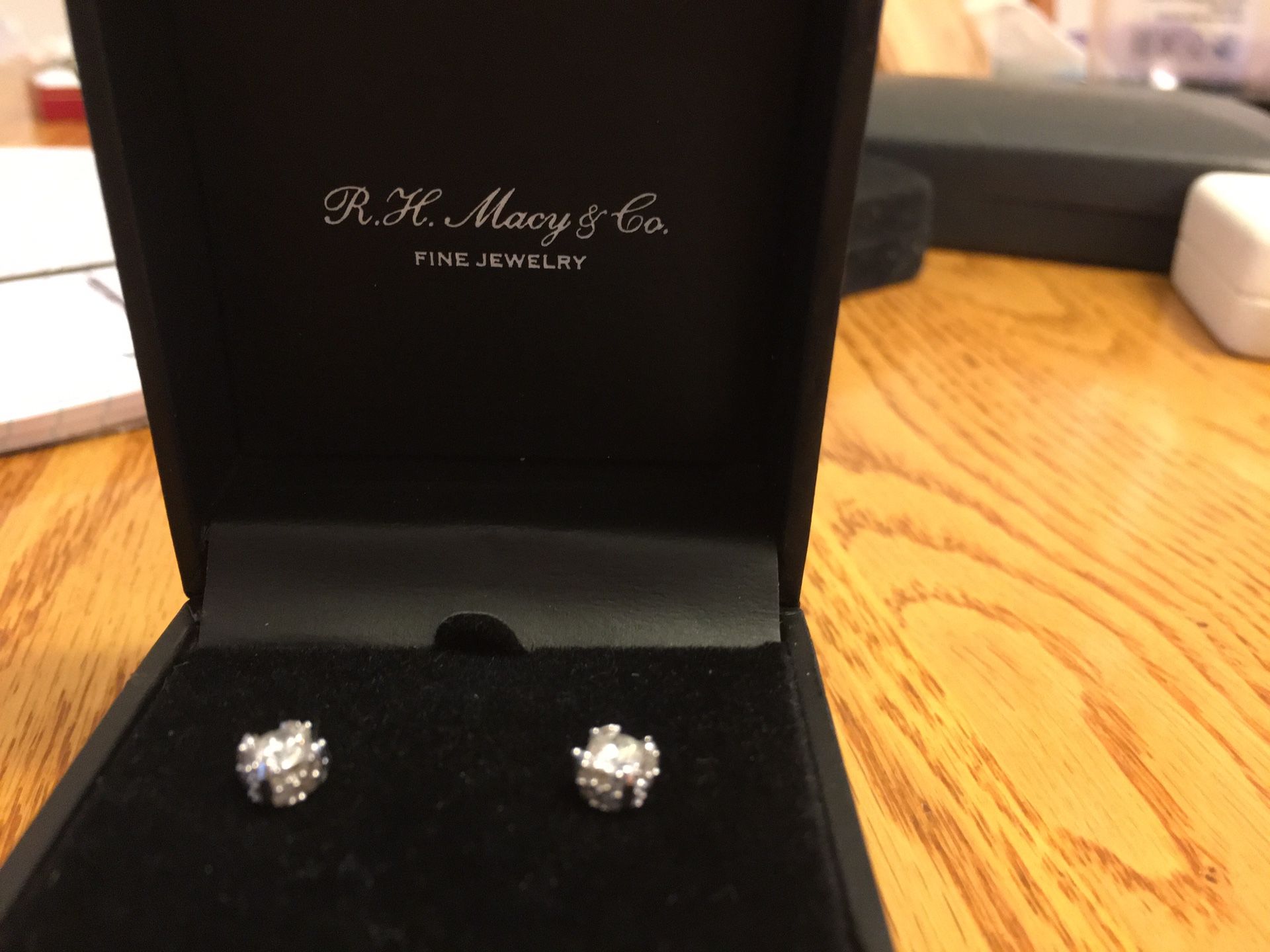 1/2 carat diamond earrings