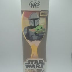 Star Wars the Mandalorian Original Detangler Wet Brush - NEW