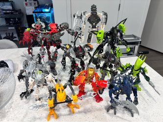 Lego BIONICLE Lot (Takanuva, Golden Tahu, Maxilos, Rahkshi, and more!)
