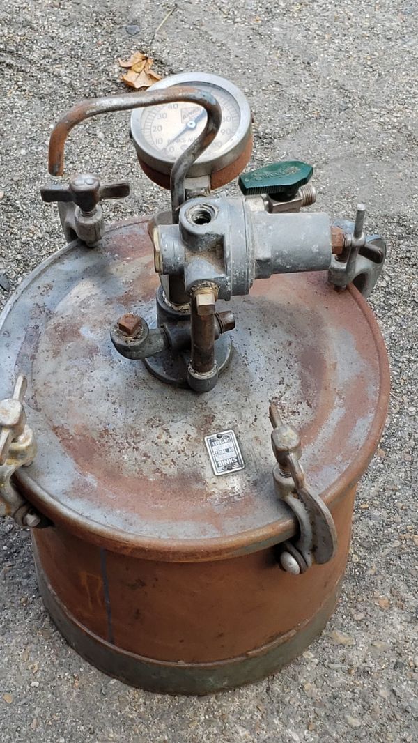 Binks HVLP pressure Pot great condition for Sale in Newport News, VA