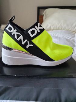 New in box DKNY wedge sneaker size 9