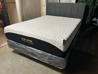 CAMA QUEEN SZ CABECERA DE TELA GRIS MARCO DE METAL BOX SPRING Y COLCHÓN MEMORY FOAM 12” USADA HYENA CONDICIÓN 👍