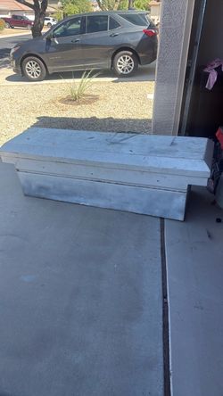 Truck tool box