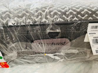 Twin xl Beautyrest beyond mattress set