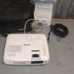 Epson LCD projector model h552a