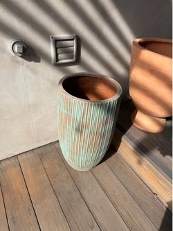 Wayfair Tall Pot Planter - Small Crack