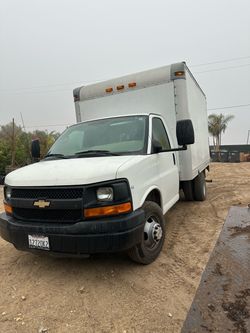 2012 Chevy express 12ft box truck with aluminum Tommy lift gate
