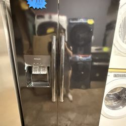 New Black Frigidaire Refrigerator (FINANCED)