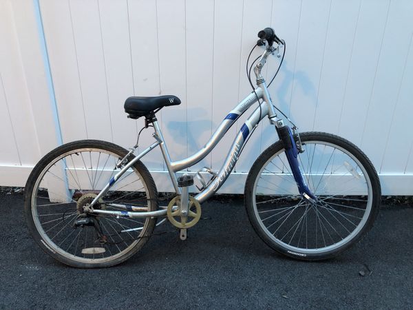 26 inch schwinn searcher women's bike