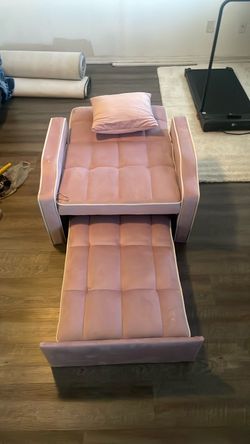 Foldable pink chair