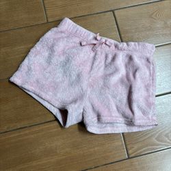 These charming pink shorts are perfect for your child's everyday adventures. Crafted for comfort and style.💕