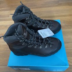 Scarpa Hiking / Backpacking Boots English Leather (New)