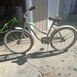 Huffy beach cruiser bike 