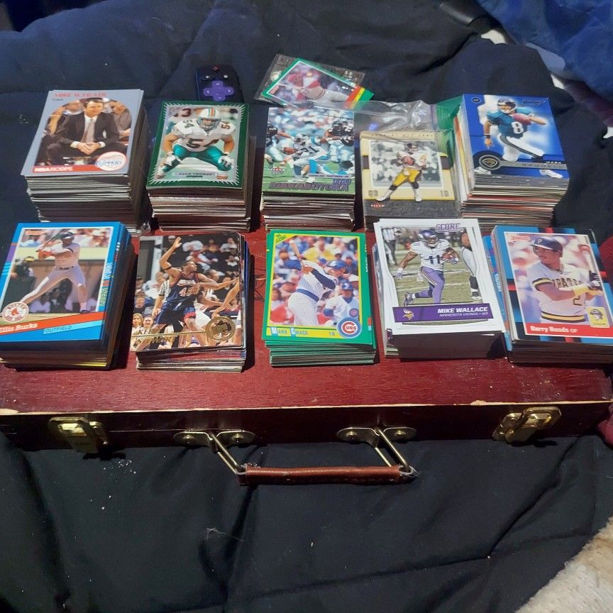 Vintage Sports Card Lot Over 2000 Cards