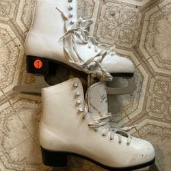 Women’s. Ice Skates Sz 7