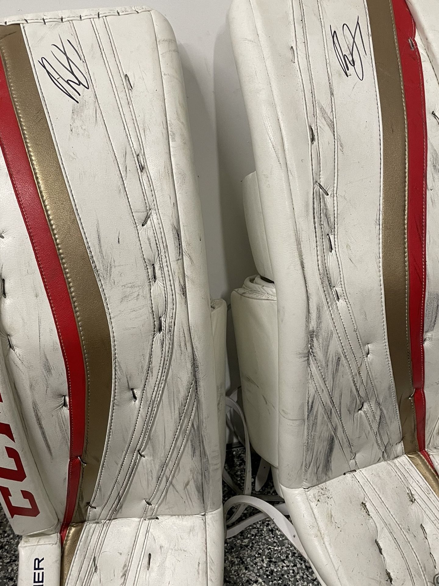 Roberto Luongo Game Used Signed Goalie Pads Florida Panthers 