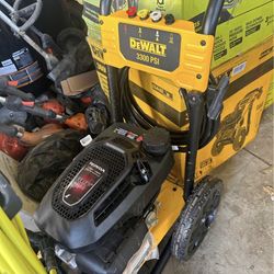 Pressure Washer Dewalt Con Honda 3300