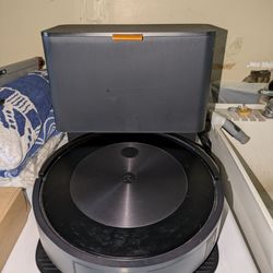 iRobot Roomba j7+