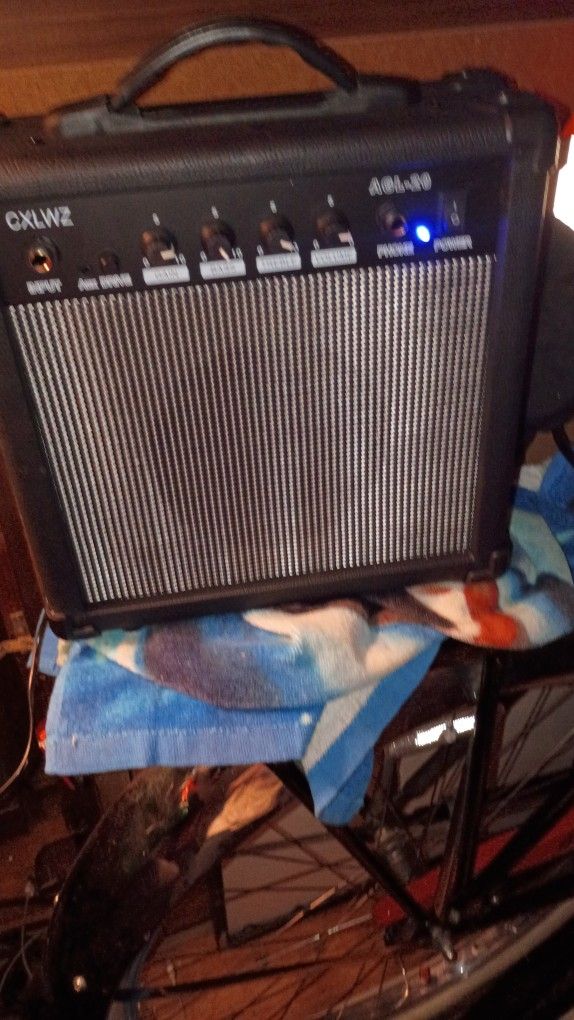 Guitar Amp 20 Watts Rockville Bluetooth Capable Works